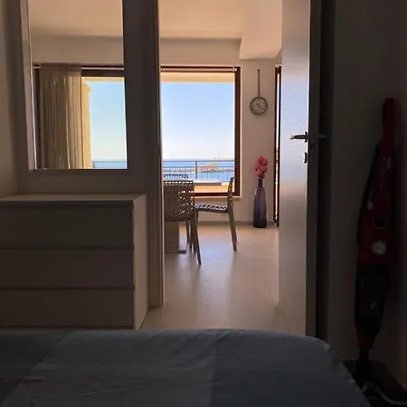 I Tri Scogghi , Il Mare Dalla Tua Da Letto Augusta